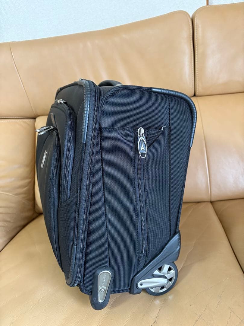 週末値下げTravelpro Crew10 Rolling Tote