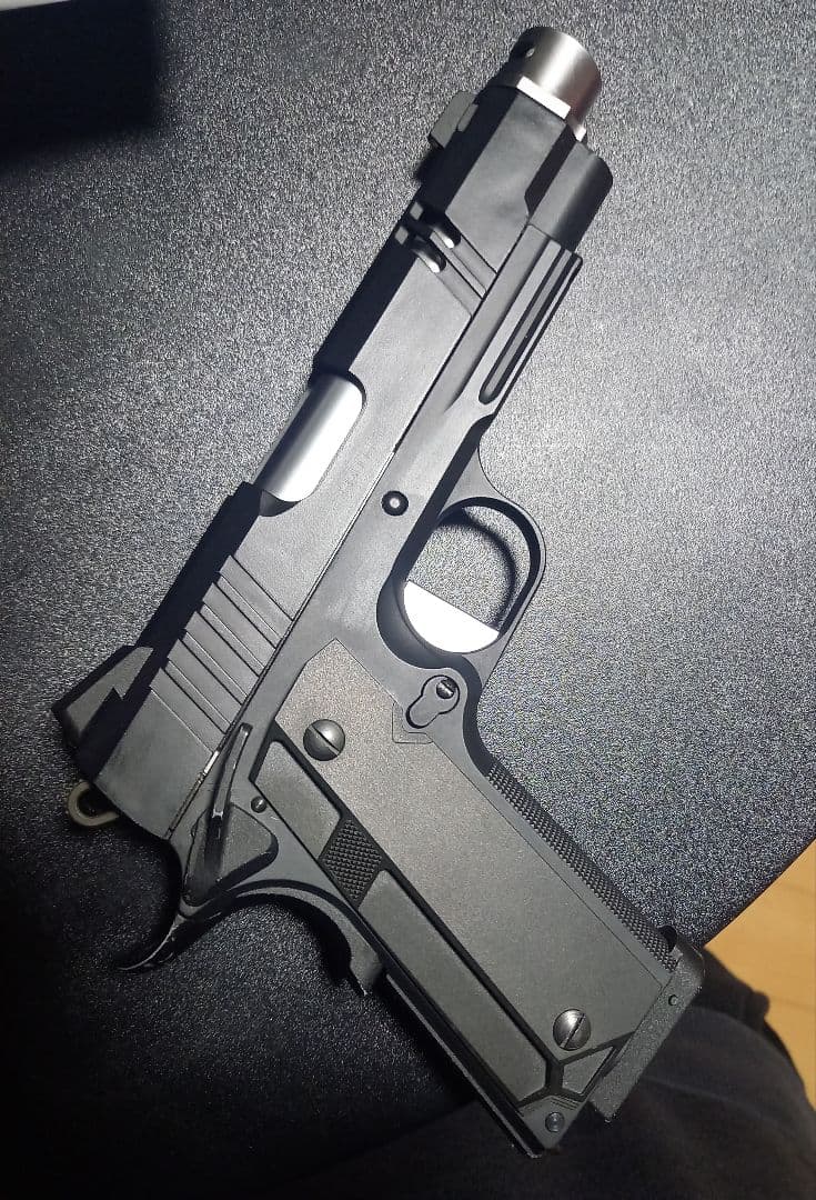 carbon8 ヘルキャットカスタム　CO2ガスガン