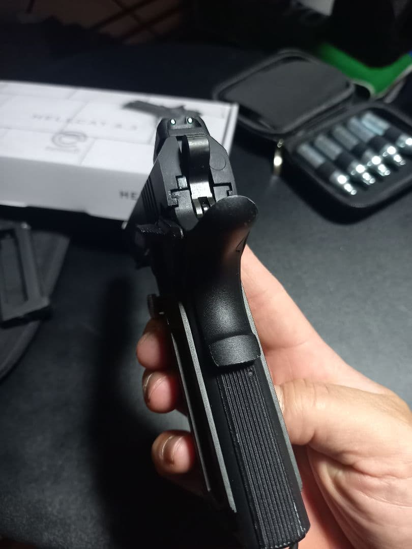 carbon8 ヘルキャットカスタム　CO2ガスガン