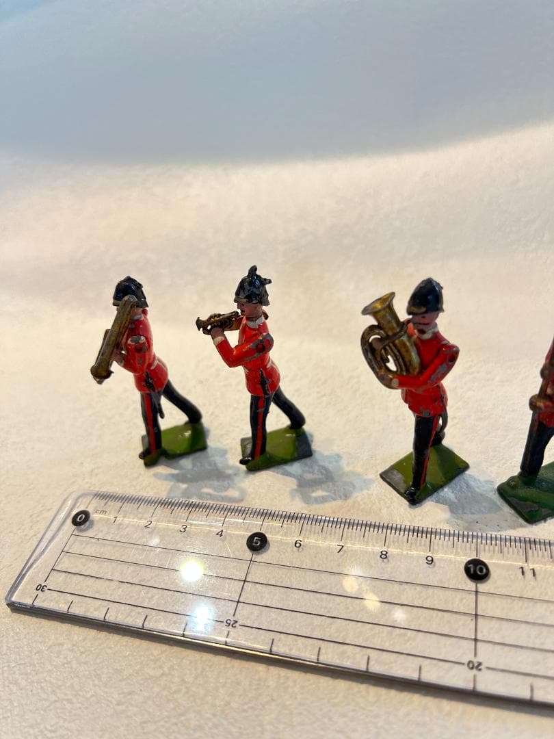 ミニチュアのフィギュア　5パーツ 音楽隊　イギリス兵隊