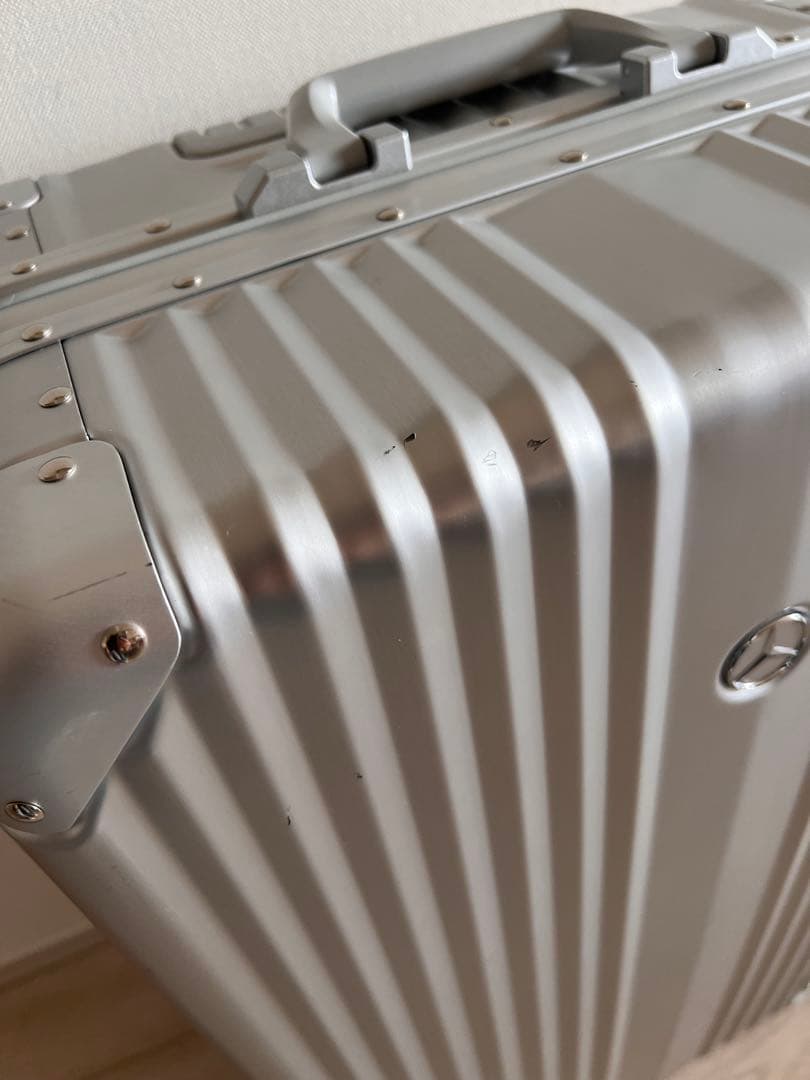 非売品　メルセデスベンツ　スーツケース　シルバーキャリーケース 4輪　65L