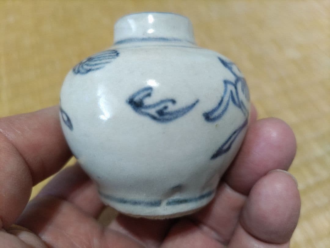 古染付　中国　小壷　麒麟　無傷　高5.8ｃｍ