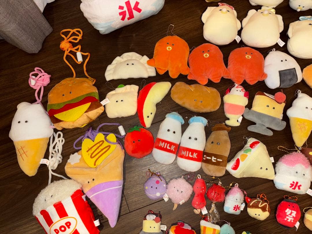 つぶらな瞳シリーズ ぬいぐるみ　マスコット　セット 70点