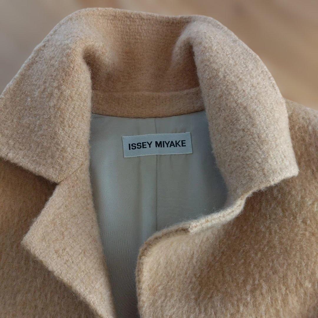 ISSEY MIYAKE ベージュ チェスターコート