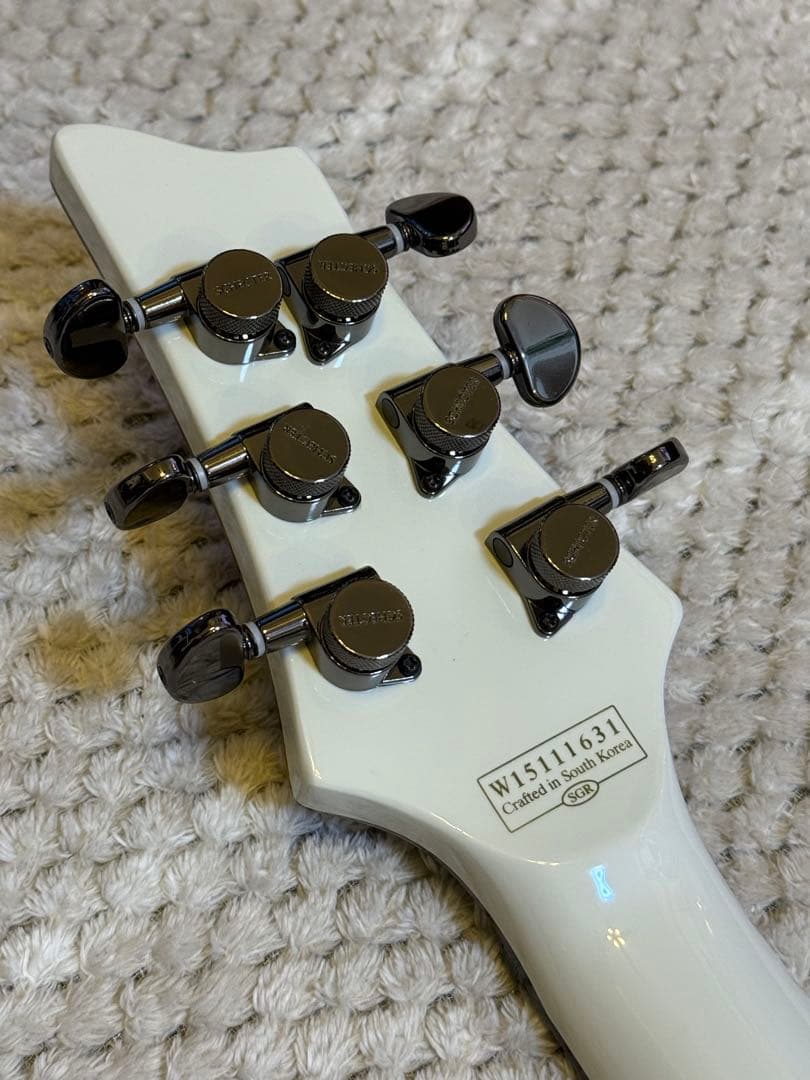SCHECTER ダイヤモンドシリーズ HELLRAISER C-1 WHITE
