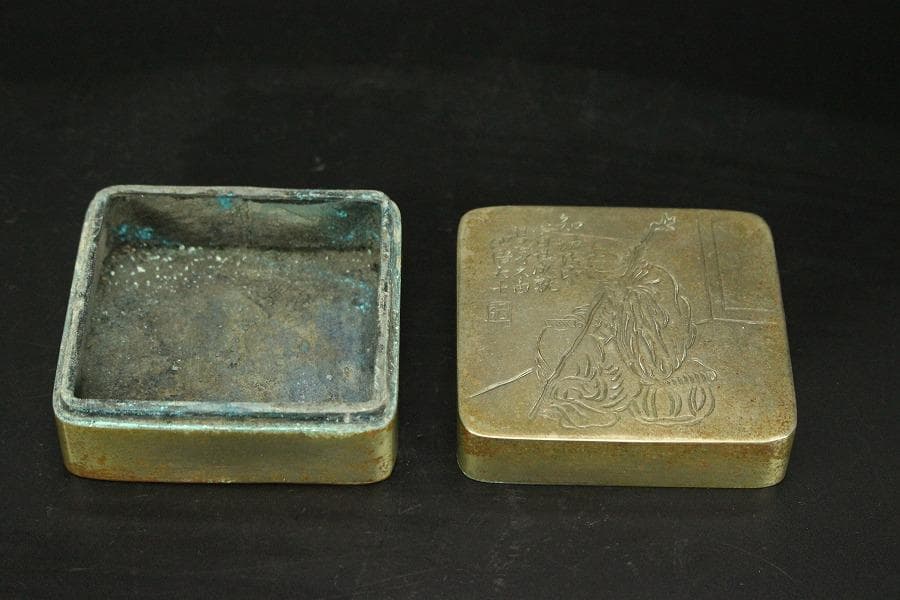 中国美術 古錫 刻 人物 題詞 朱肉 蓋物(HA432)