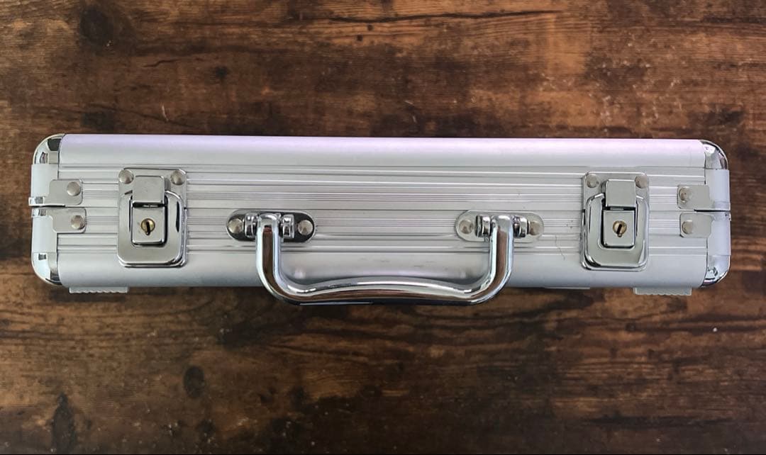 世界のヨコサワ ポーカーセット アルミケース入り オリジナルポーカーセット