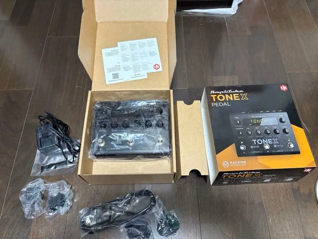 TONEX エフェクトペダル 本体　美品　初期保護フィルム付き