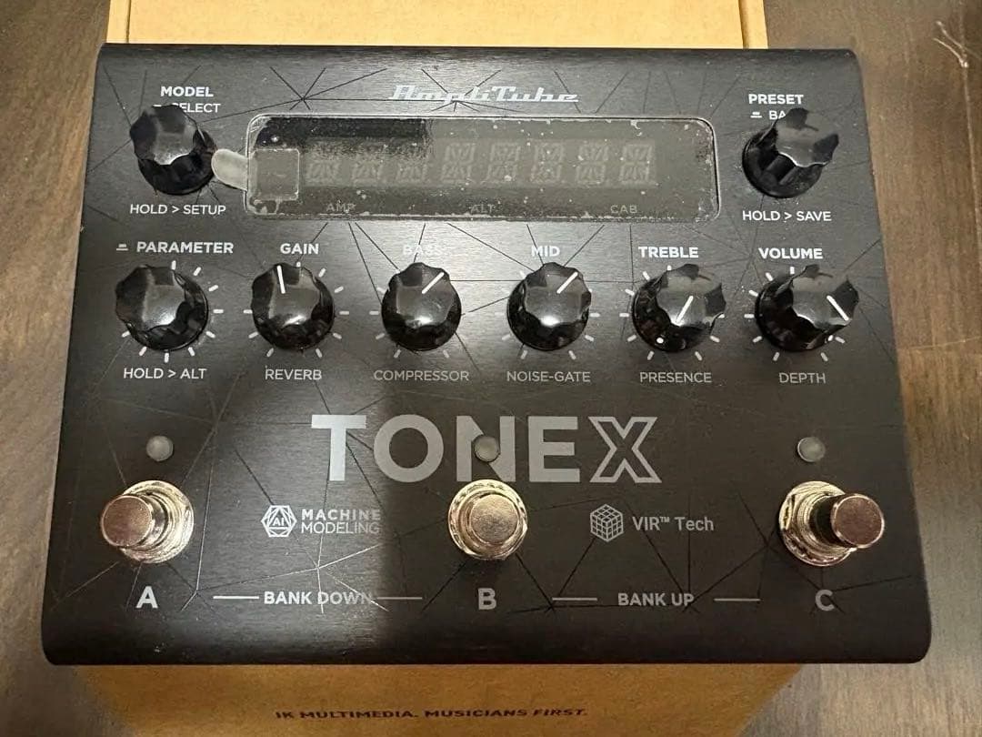 TONEX エフェクトペダル 本体　美品　初期保護フィルム付き