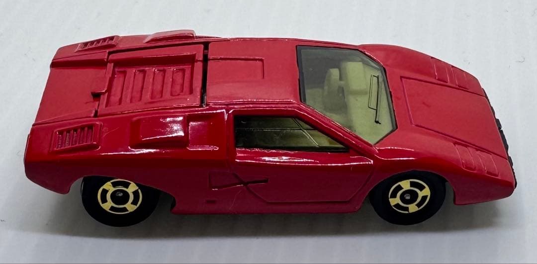 トミカ トミニカランボルギーニカウンタック LP400 貴重品 白シート