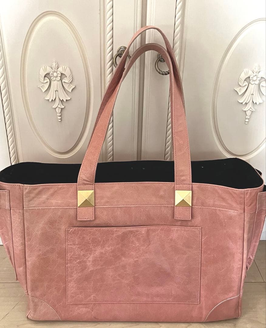 voyage for lala スタッズ付きピンクレザー　キャリーバッグ