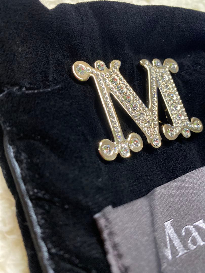 Maxmara ブローチ　⭐︎みぃ⭐︎さん