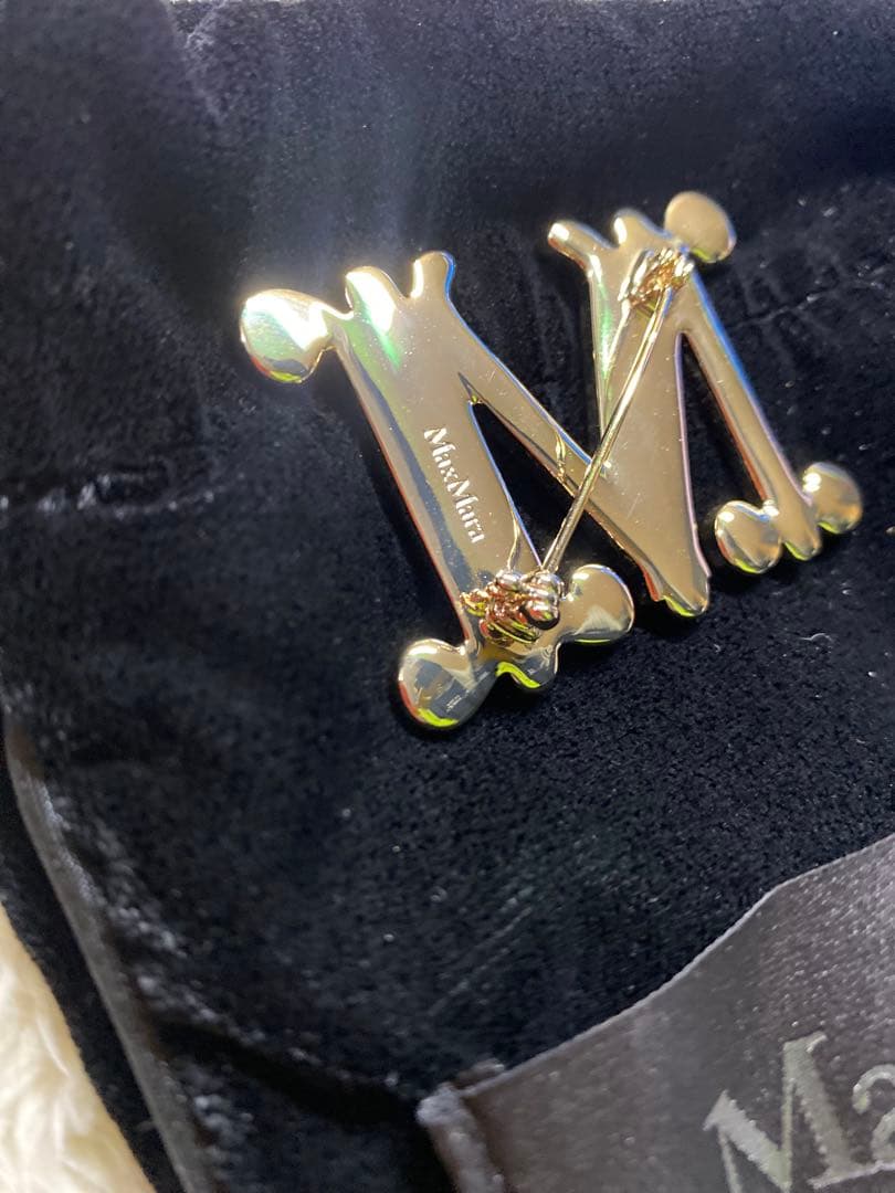 Maxmara ブローチ　⭐︎みぃ⭐︎さん