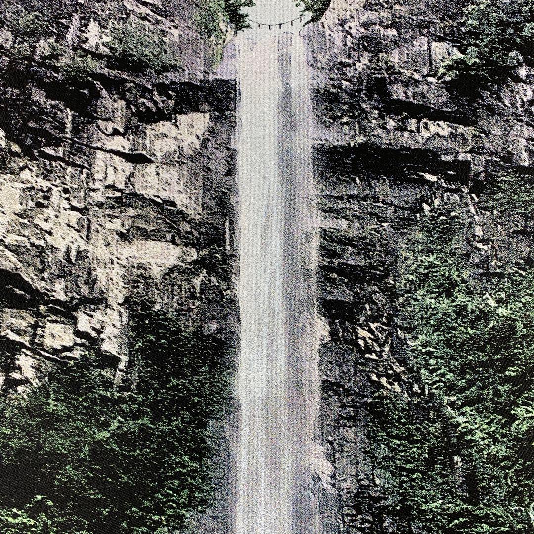 美品 掛け軸 西陣織 那智の滝 観音出現図 太巻き付 西国三十三所