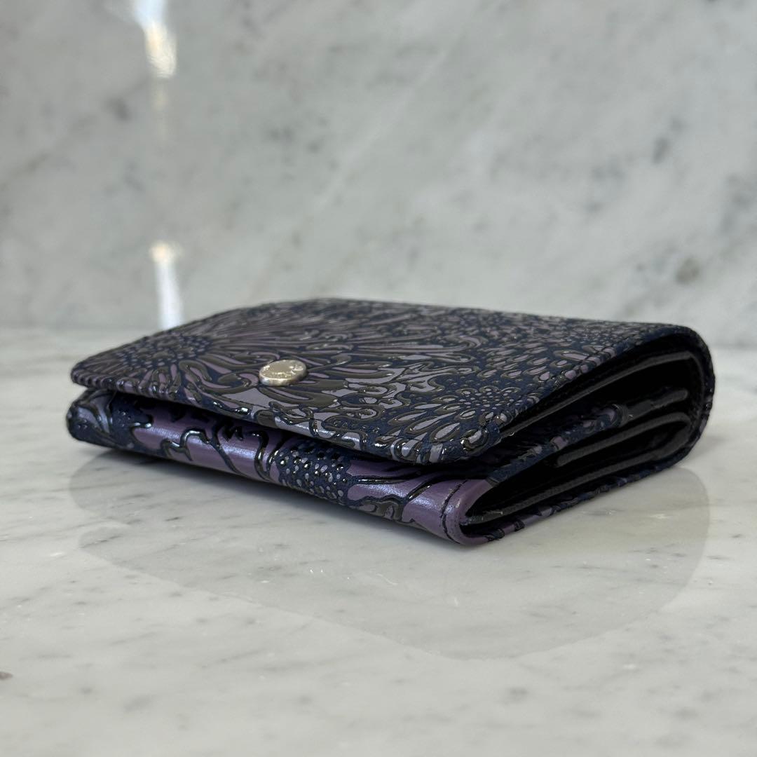 新品 未使用 印傳インデンヤ フロニティ 二つ折り財布 花柄 紫 パープル