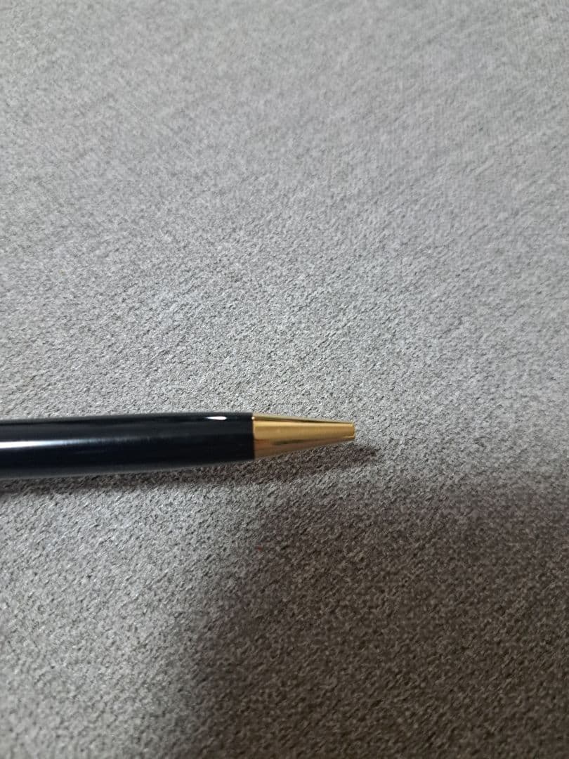 MONTBLANC ボールペン ブラック 替え芯１本付き　モンブラン