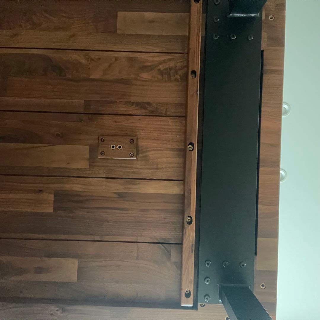 ウォルナット　アイアン　ダイニングテーブル