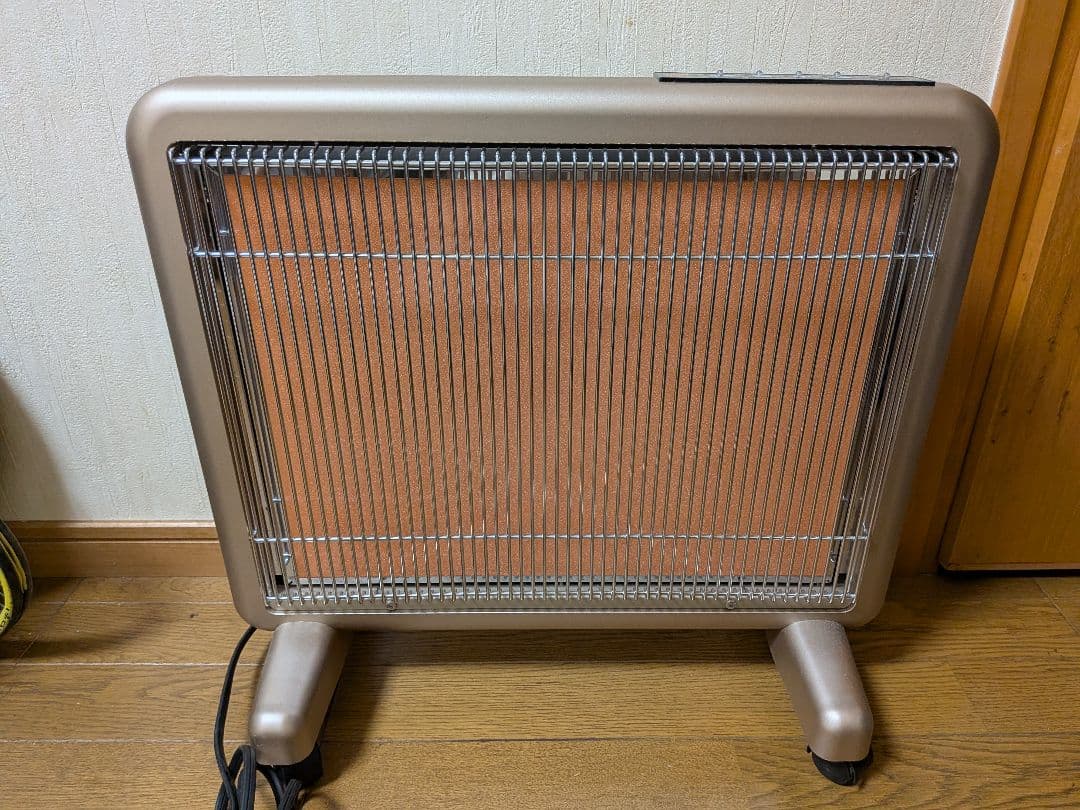 日本遠赤外線株式会社 サンルミエ・エクセラ7 遠赤外線暖房器 N700L-GR