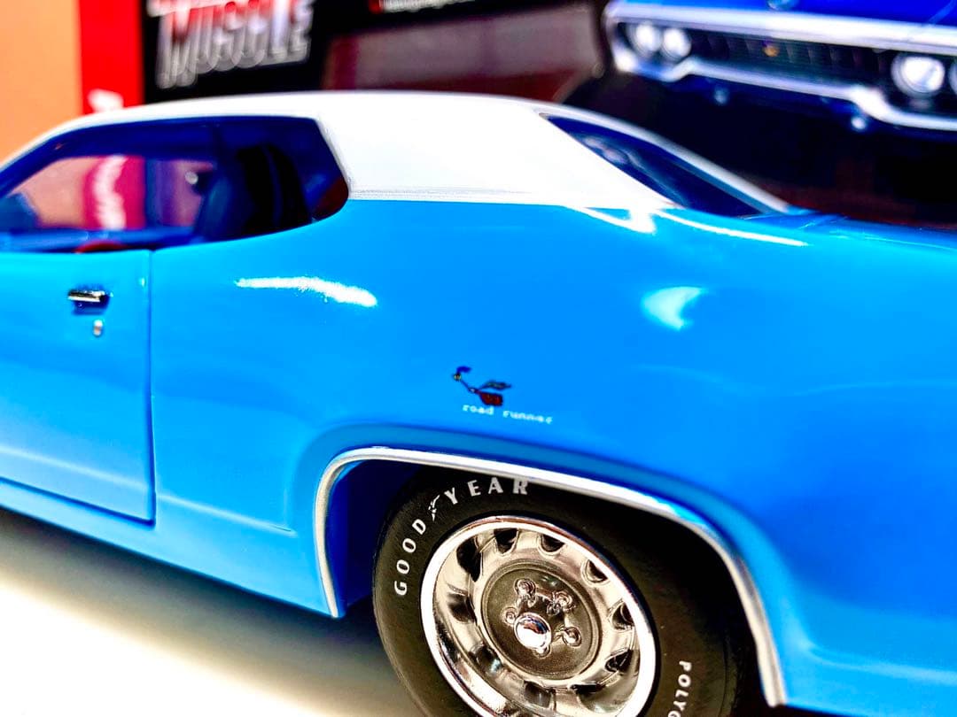 プリムスロードランナー1/18scale 青