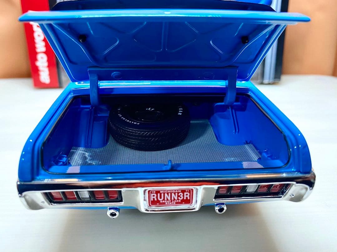 プリムスロードランナー1/18scale 青