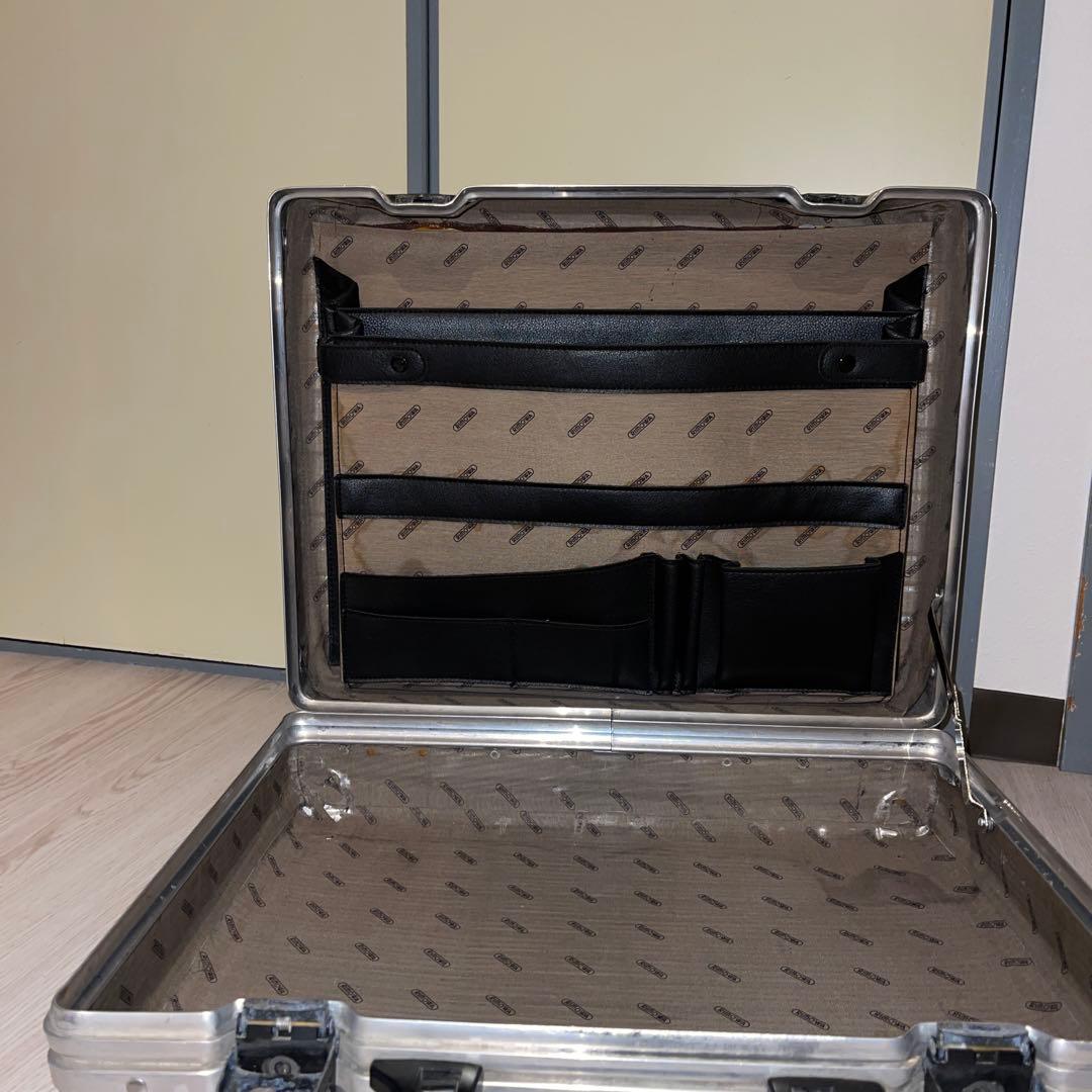 RIMOWA シルバーキャリーケース