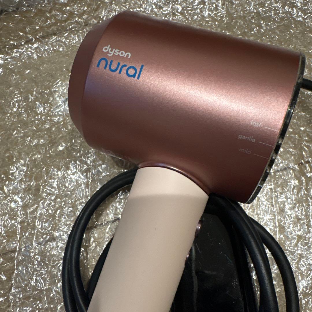 ダイソンドライヤー　【ピンク】