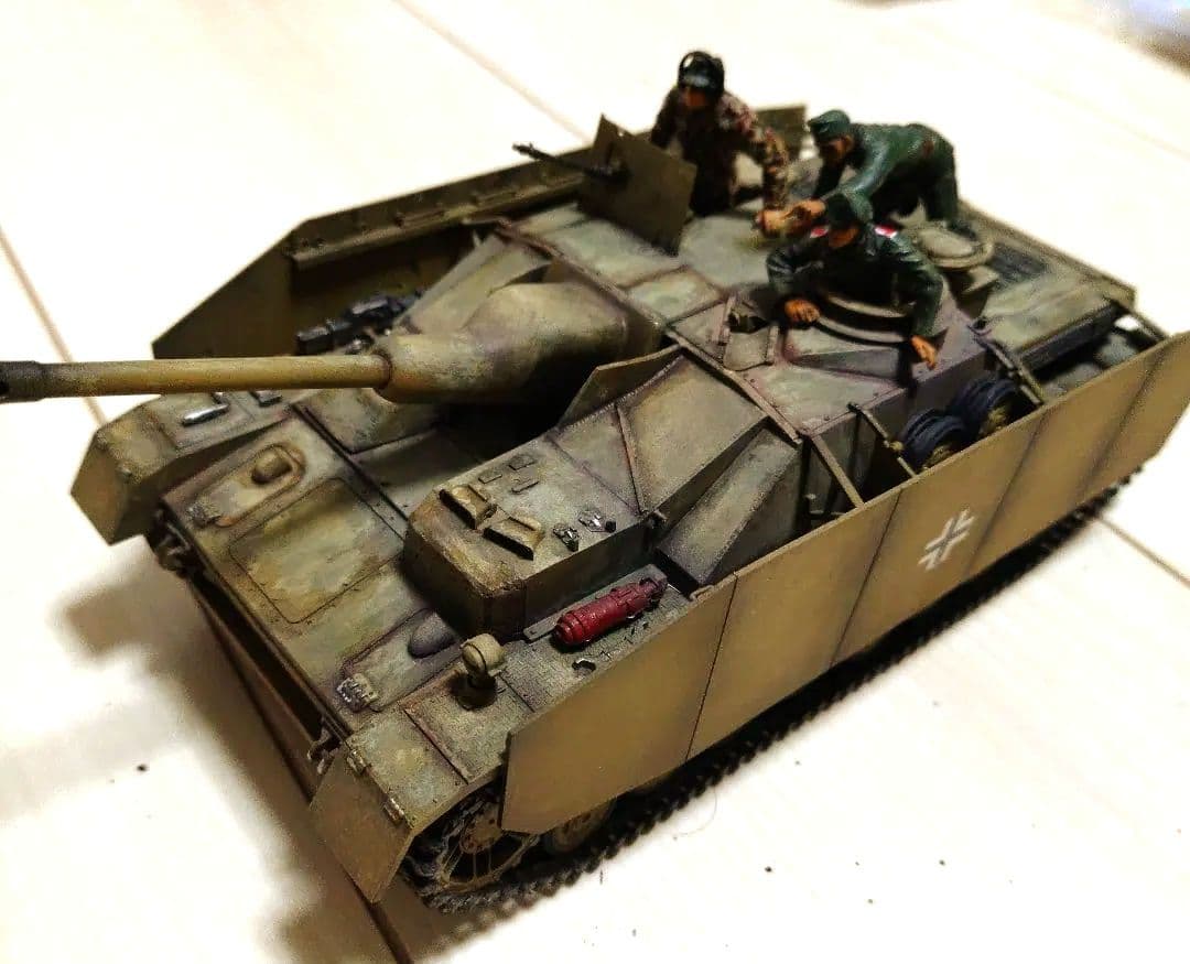 【塗装完成品】TAMIYA　1/34 ドイツ四号突撃砲　戦車兵3名付き