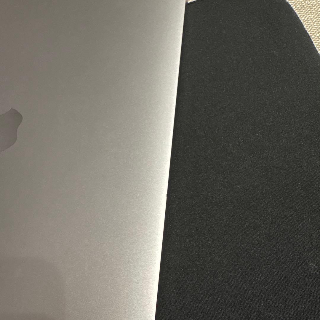 【4日】Macbook air retina 2018 13インチCorei5