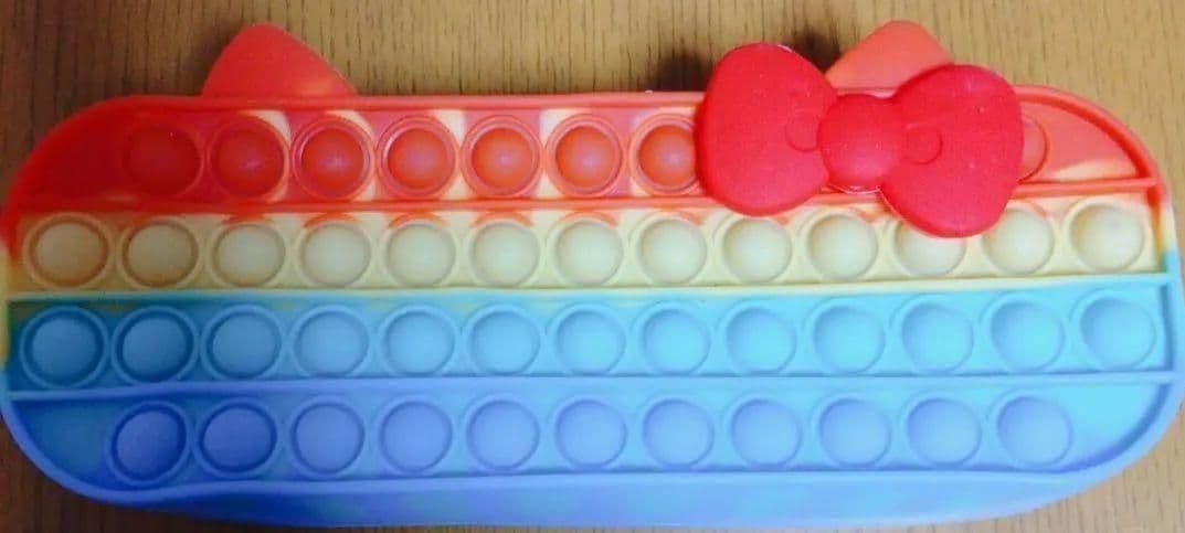 スクイーズ玩具　筆箱　カラフル　ペンケース　 ねこ　シリコン