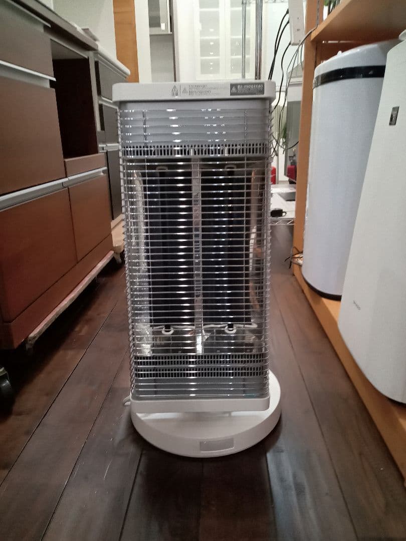 ダイキン セラムヒート 遠赤外線 暖房機 2022年製 ERFT11ZS-W