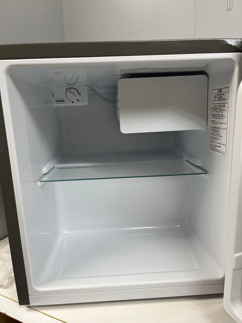 2024年製 Hisense ハイセンス サイコロ型 冷蔵庫 HR-A45S