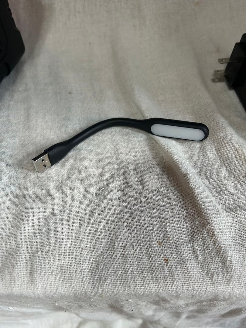 【美品】防犯グッズ FlashFish ポータブル電源　容量 小型発電機