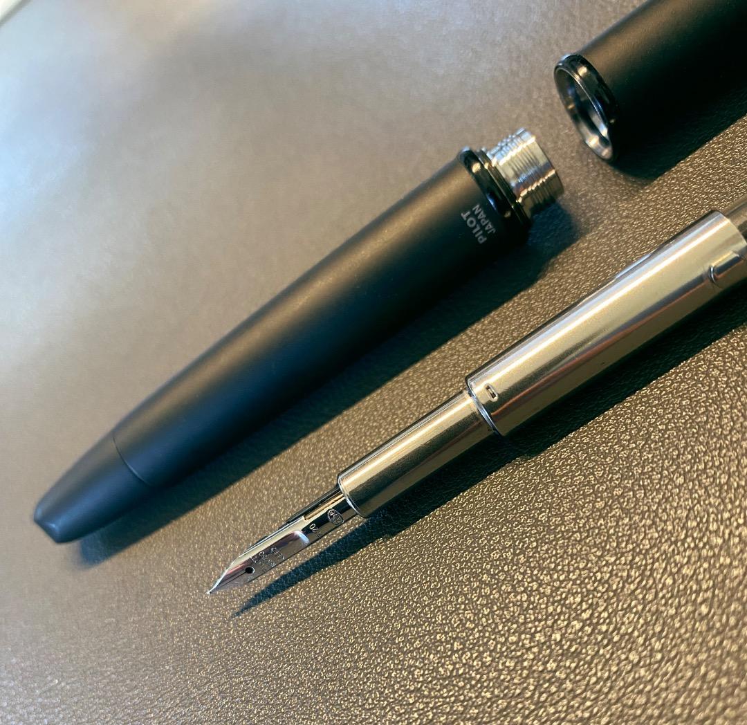 PILOT　万年筆　キャップレス　ブラックマット　EF