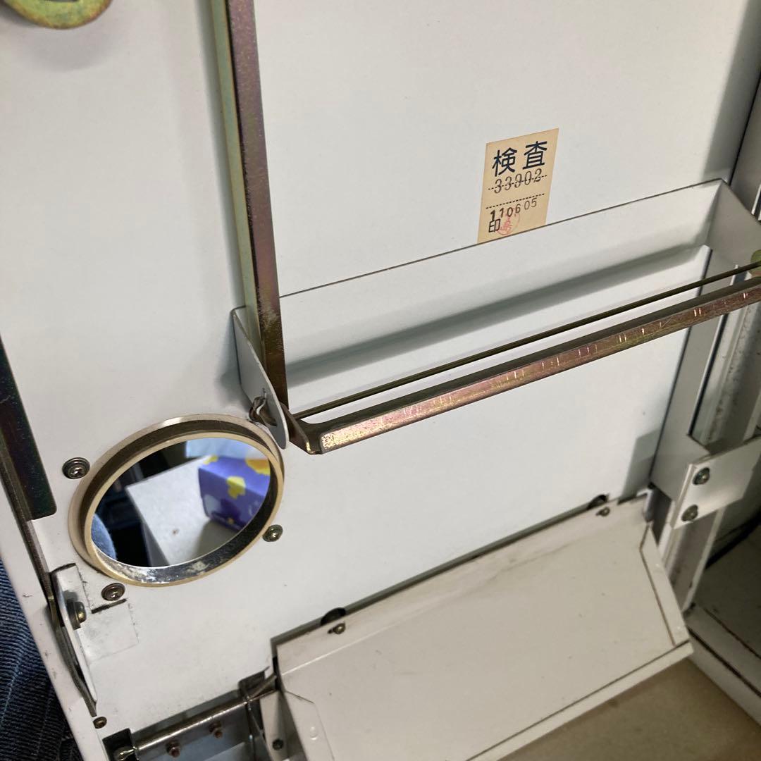 カードガチャ　ガチャ機　ガチャマシン　手動式自動販売機　鍵新品