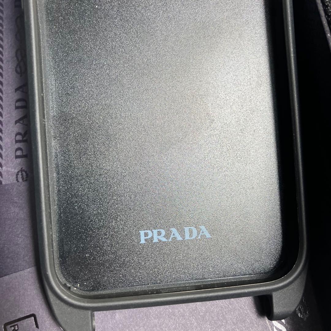 【極美品】プラダ スマホショルダー iPhone14pro三角ロゴ 現行