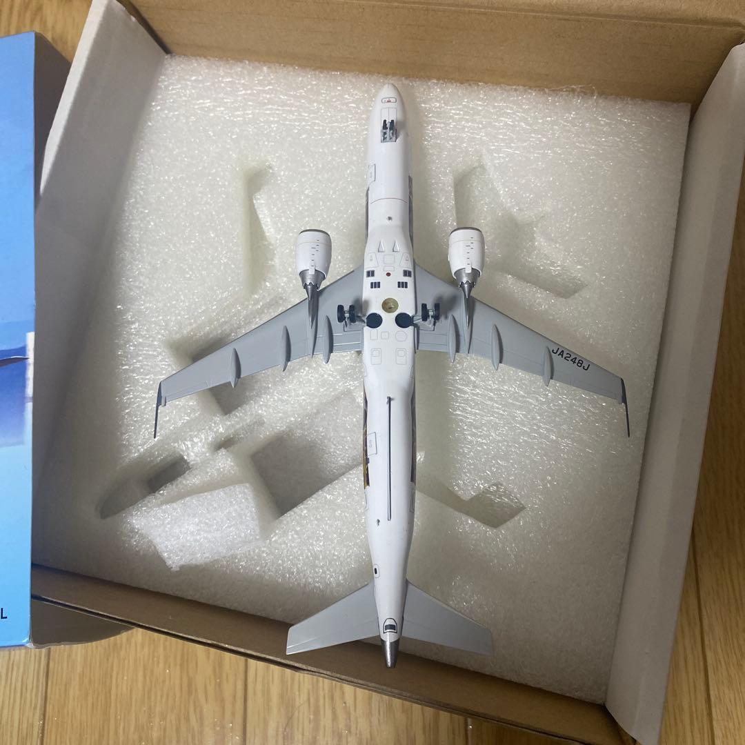 日本航空 J-AIR E190 1/200 JA248J ミニオンジェット