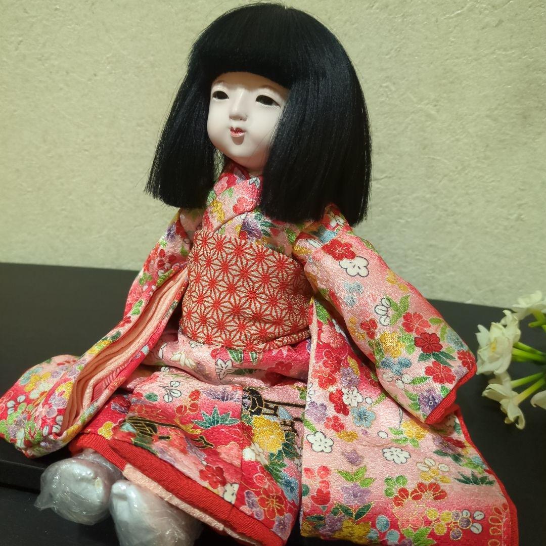 味岡映水作　5号　市松人　赤とピンクの着物