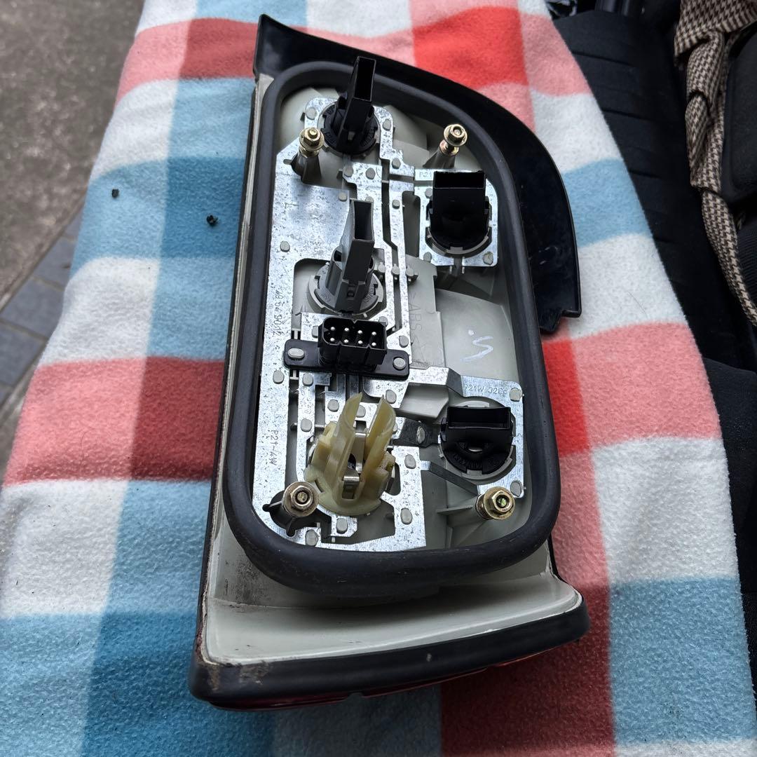 BMW E36 Coupe用純正テールランプ　左右セット