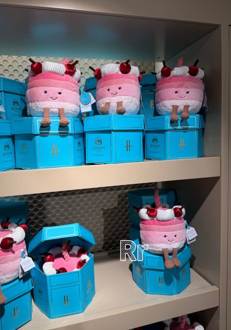  ジェリーキャット　ぬいぐるみチェリーケーキ　バースデー　誕生日