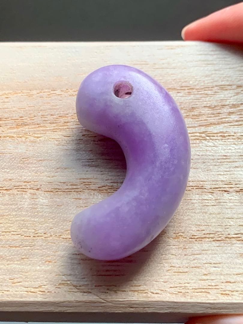 古墳期　出土　超ろうかん糸魚川紫翡翠勾玉　ラベンダー翡翠　縄文　石器　土器　根付