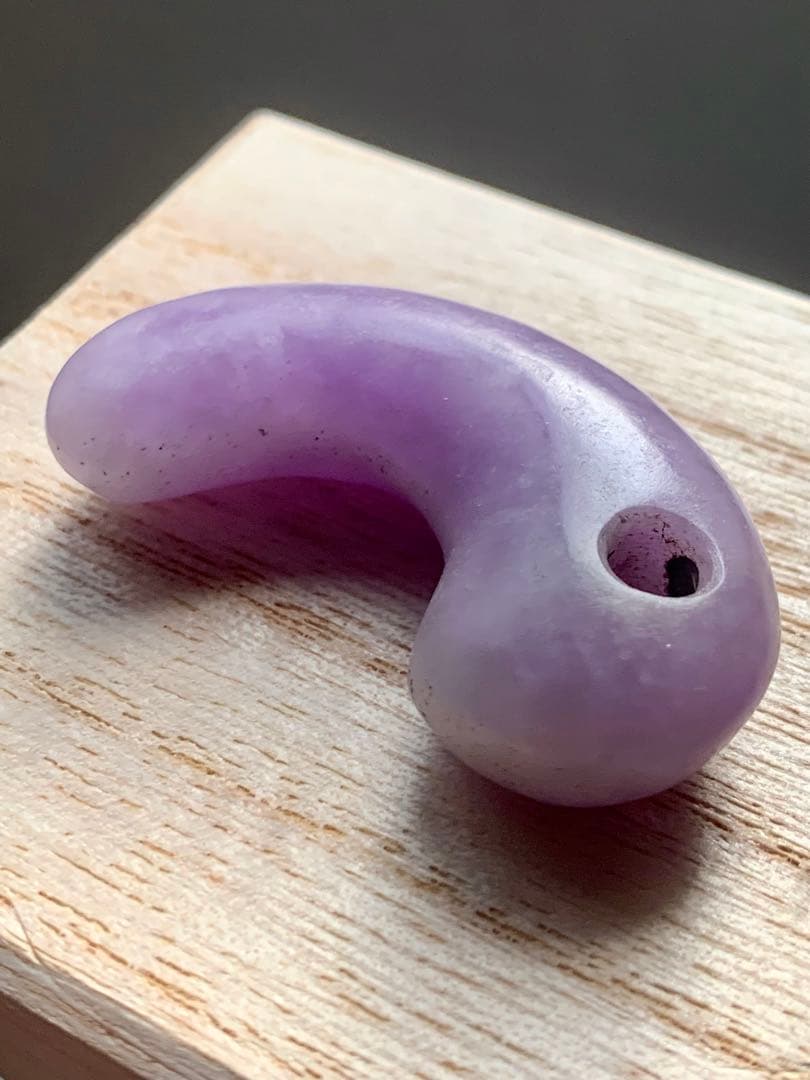 古墳期　出土　超ろうかん糸魚川紫翡翠勾玉　ラベンダー翡翠　縄文　石器　土器　根付