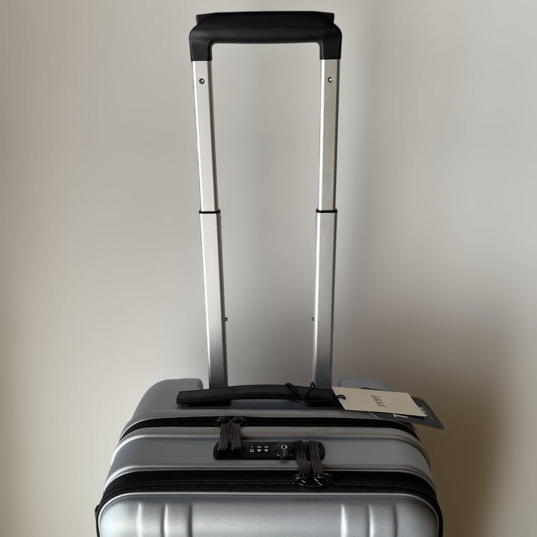 【ZERO HALLIBURTON】軽量スーツケース 機内持ち込み　シルバー