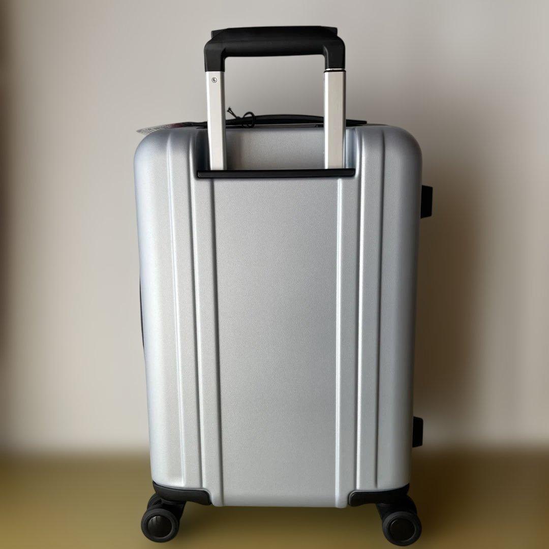 【ZERO HALLIBURTON】軽量スーツケース 機内持ち込み　シルバー