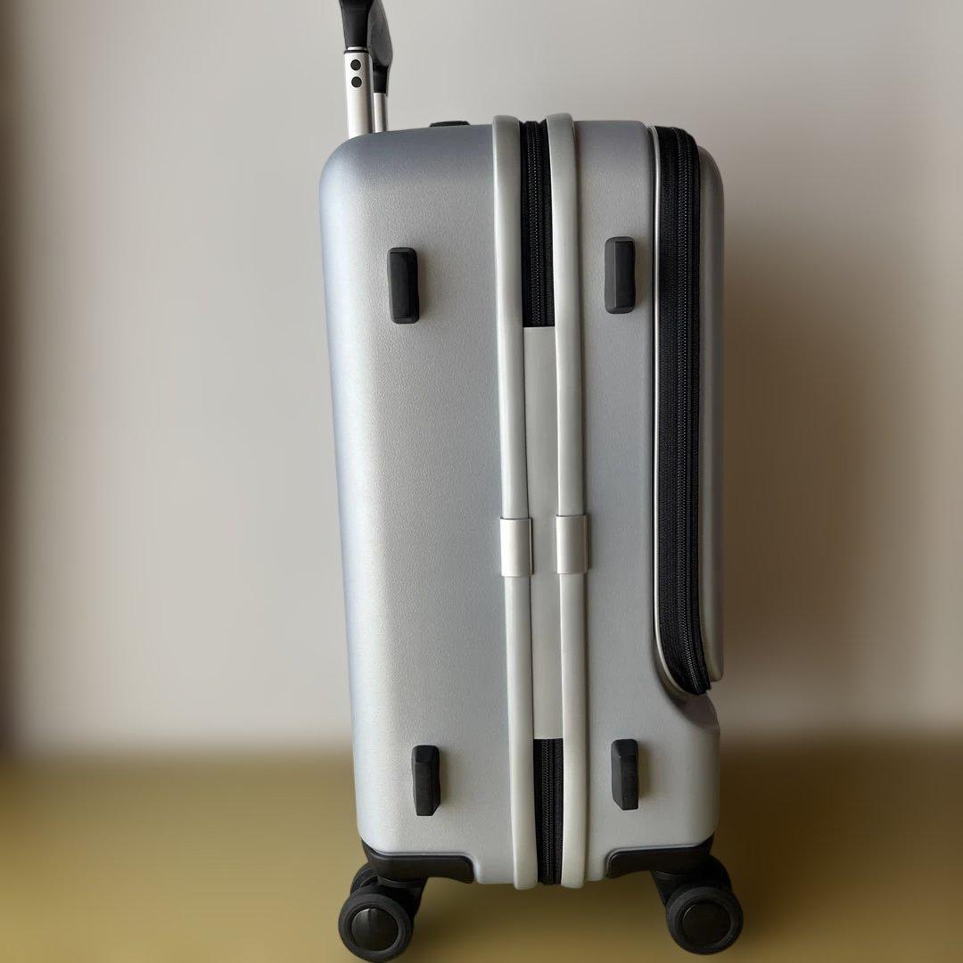 【ZERO HALLIBURTON】軽量スーツケース 機内持ち込み　シルバー