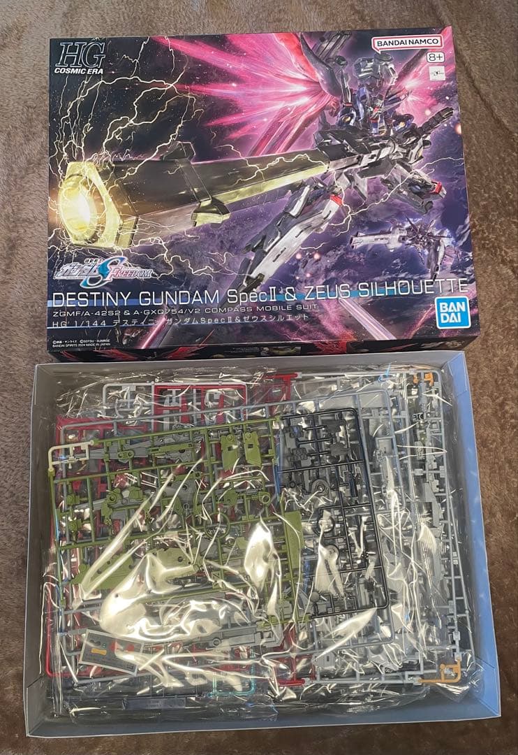 HG 1/144 デスティニーガンダムSpecII&ゼウスシルエット　未組立品