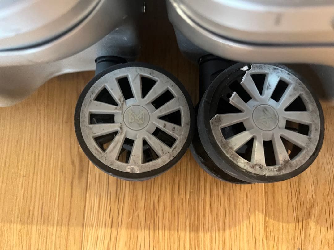 LANZZO ランツォ　アルミ製スーツケース