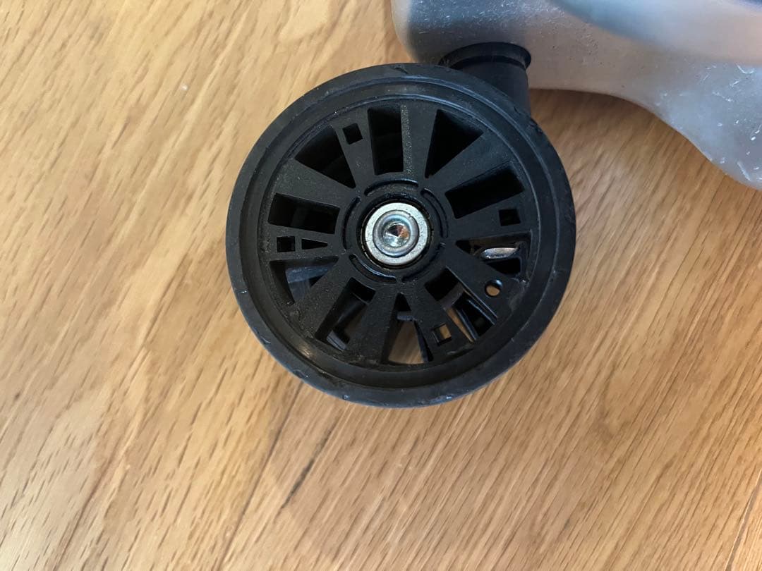 LANZZO ランツォ　アルミ製スーツケース