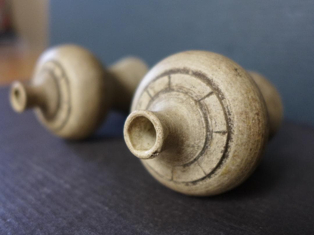 蔵出し　時代物　古瀬戸　大変古い花瓶　花器一対　小壺　白釉薬　古美術　骨董