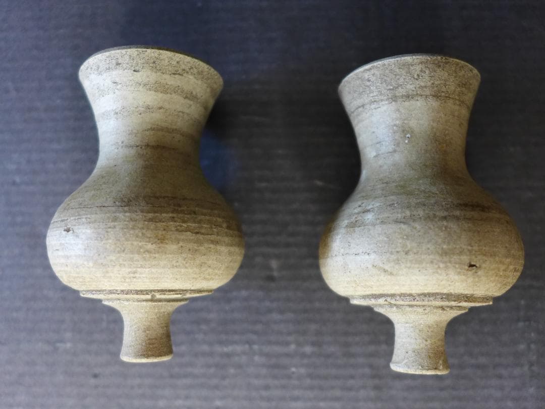 蔵出し　時代物　古瀬戸　大変古い花瓶　花器一対　小壺　白釉薬　古美術　骨董