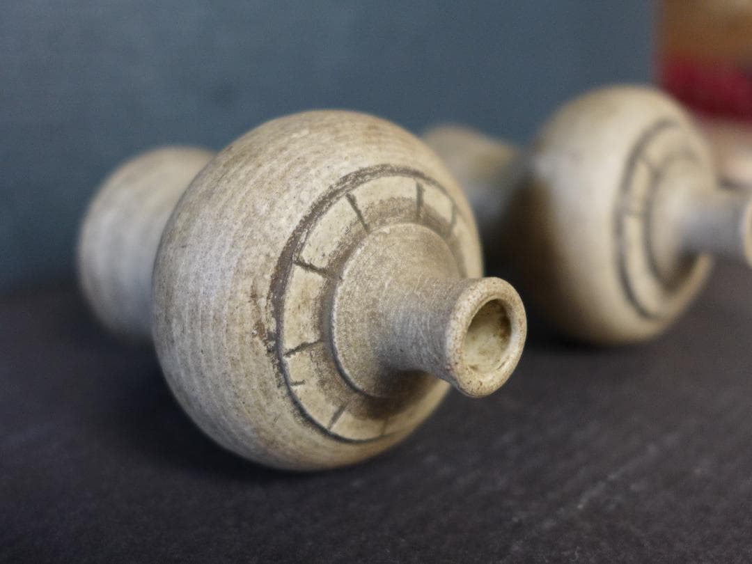 蔵出し　時代物　古瀬戸　大変古い花瓶　花器一対　小壺　白釉薬　古美術　骨董